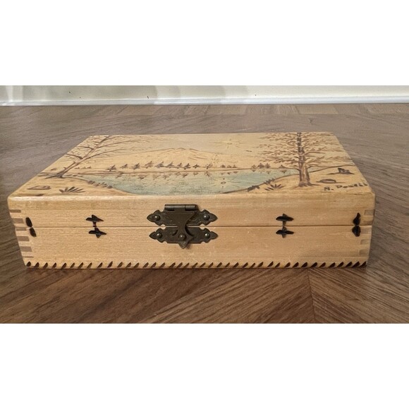 Vintage 1976 B.Powell Hand-Painted Wooden Keepsake Box Folk Primitive Art - Picture 4 of 14